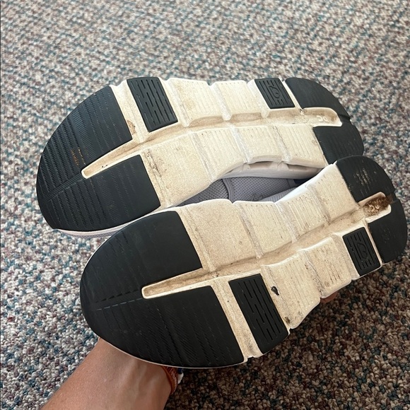 On Running Cloud Sky Big Kids Shoes size 4.5Y - Picture 2 of 11